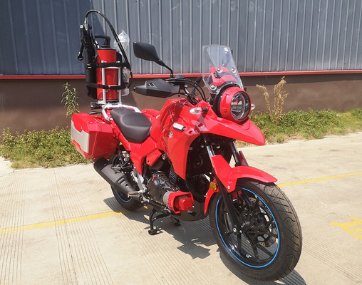 검정색과 빨간색 250 입방 센티미터를 냉각시키는 스즈키 소방력 오토바이 물