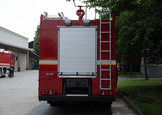 펌프 &amp; 모니터와 시노트루크 HOWO 12000L 산업적 소방 트럭